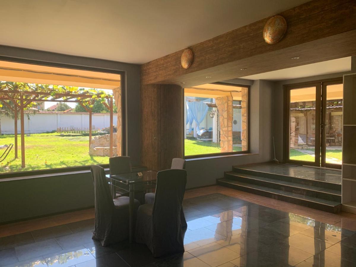 Casafamiglia Villa Prolesha Екстериор снимка