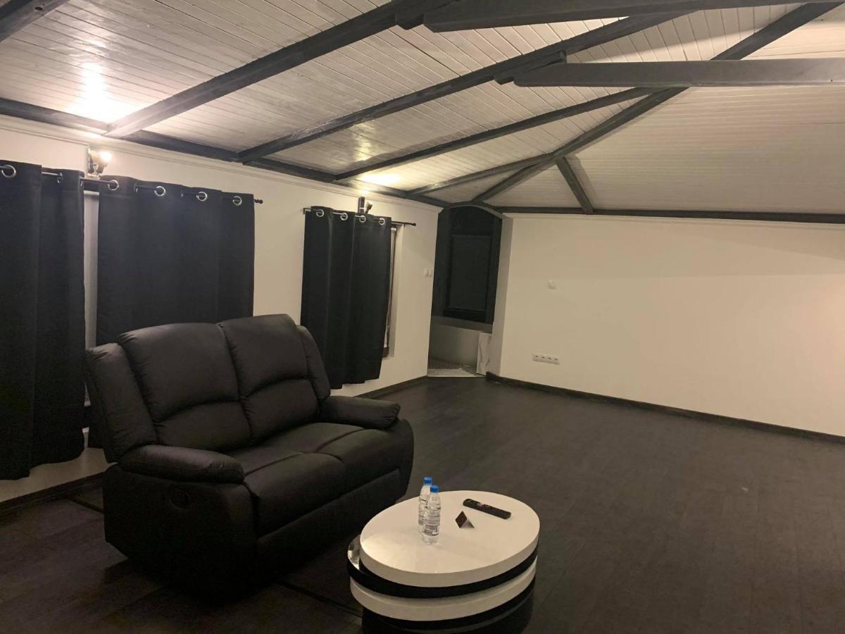 Casafamiglia Villa Prolesha Екстериор снимка