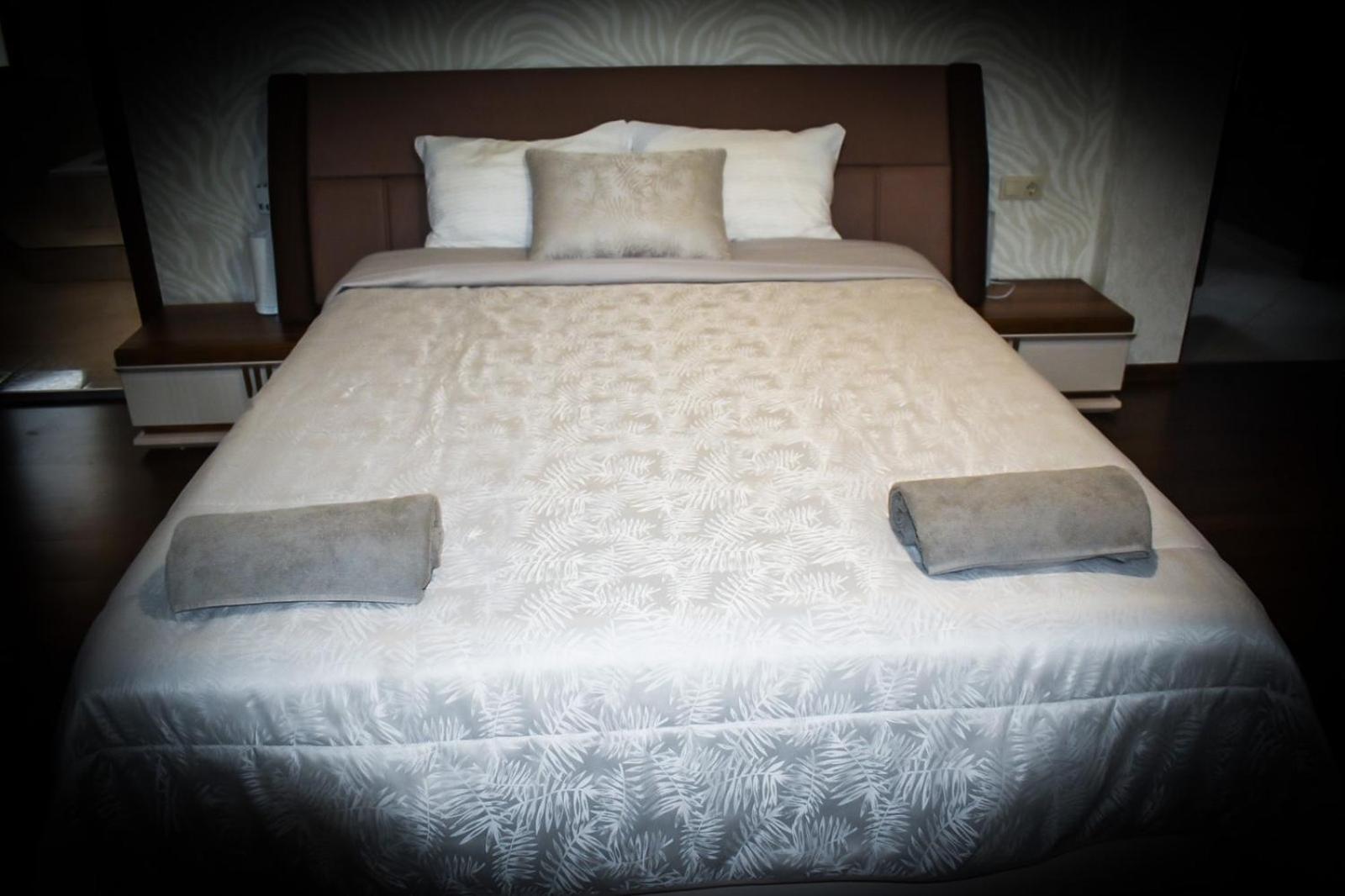 Casafamiglia Villa Prolesha Екстериор снимка